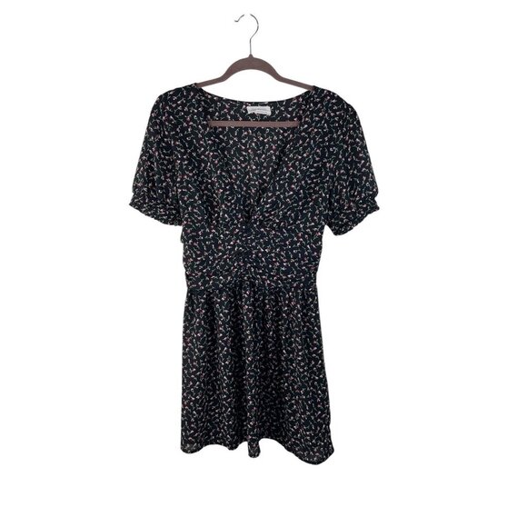 Urban Outfitters Emmy Black Floral V-Neck Ruched Short Sleeve Dress Womens L - Picture 2 of 10